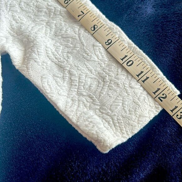 G by GUESS Women’s White Mesh Half Sleeve Crop Top Size Small - Picture 5 of 6